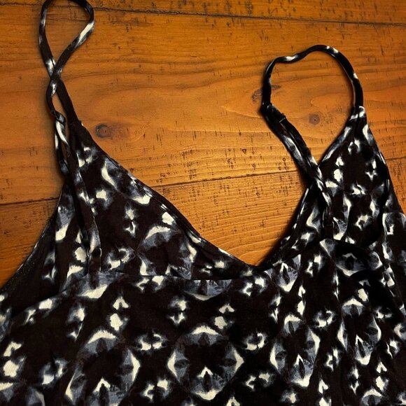 Ruched Front Abstract Print Midi Dress - Picture 4 of 7